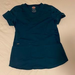 Dickies Balance scrub top in Caribbean Blue